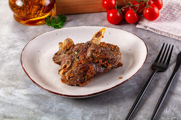 Baked lamb leg with spices