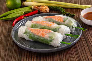 Vietnamese spring roll with prawn