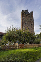 Der graue Turm, einer von neun erhaltenen Wehrtürmen der Stadt Fritzlar, Hessen, Deutschland