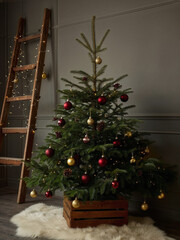 Fototapeta premium Beautifully decorated Christmas tree in a cozy living room setting during the holiday season