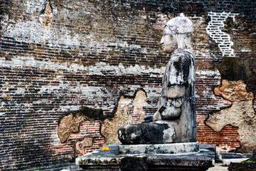 Polonnaruwa Ancient City, stone buddha statue at the Vatadage (Circular Relic House) in Polonnaruwa