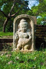 Obraz premium Ruins of stone columns at Thuparama Dagoba in the Mahavihara (The Great Monastery), Sacred City of Anuradhapura, Sri Lanka, Asia.