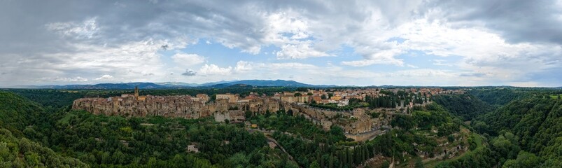Fototapeta premium Pitigliano Skyline - Pitigliano, Italy