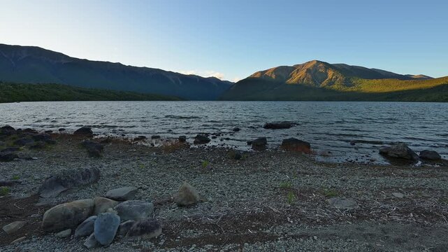 Strand, felsig, See, Berge, Sonnenaufgang, Sommer, Lake Rotoiti, Saint Arnaud, Tasman Region, S&uuml;dinsel, Neuseeland, Ozeanien