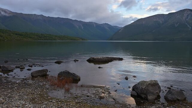 See, Spiegelung, Berge, Wolken Himmel, Abend, Sommer, Lake Rotoiti, Saint Arnaud, Tasman Region, S&uuml;dinsel, Neuseeland, Ozeanien