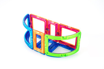 Educational magnetic tiles forming geometric 3D structure