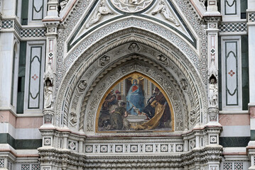 Obraz premium Florence city views. Marble Dome, Details of Statues and Buildings. Arno River. Ponte Vecchio.