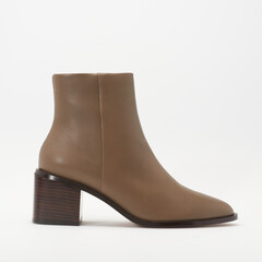 Bottine mi-mollet en cuir marron