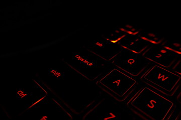 Obraz premium computer keyboard with red button
