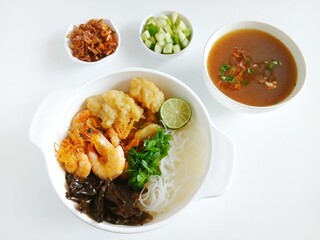 Tekwan , is a traditional food from Palembang, Indonesia. Ingredients: fish, tapioca, mushrooms, shrimp, fried onion, bengkoang, soun.