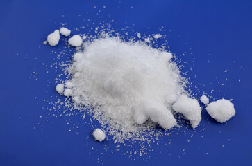 Potassium sodium tartrate tetrahydrate, also known as Rochelle salt