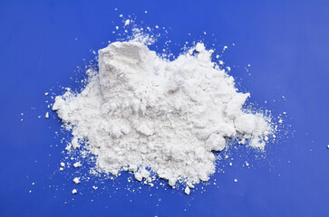 Magnesium fluoride is an ionically bonded inorganic compound with the formula MgF2.