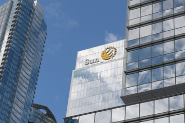 Fototapeta premium One York Street with corporate logo of Sun Life Financial located at 1 York St between Harbour St and Lake Shore Blvd W, Toronto