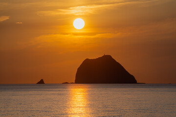 A breathtaking sunrise video from Waishuangxi Beach Keelung Taiwan. The sun rises over Keelung...