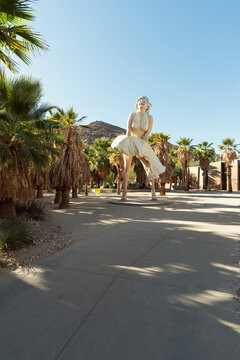 MONTERREY, NL, MEXICO - NOVEMBER 9, 2025, Statue of the famous actress Marilyn Monroe in Palm Springs, California.