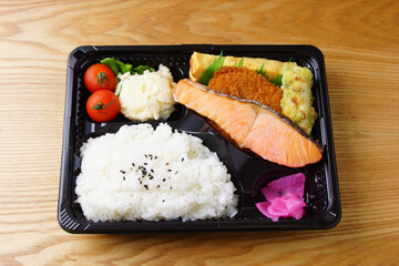 おいしい鮭弁当　和食