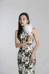 Sexy cheongsam, high heels, elegant beauty