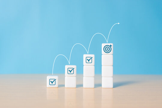 Steps for goal achievement and business success. Project tracking and task completion. Managing project timeline.