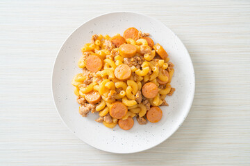 macaroni sausage and minced pork