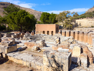 Obraz premium Remains of buildings at the Gortyna Archaeological Site on the Greek island of Crete