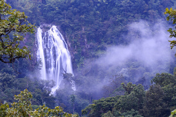 Obraz premium Khlong Lan Waterfall is a large and beautiful waterfall in Khlong Lan National Park, Kamphaeng Phet Province. THAILAND