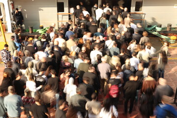 Kalabalık İnsan Grubu &ndash; Crowd of People Moving Together