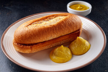 How Street Food Inspires Culinary Innovation: Broodje Kroket as a Case Study for Modern Chefs
