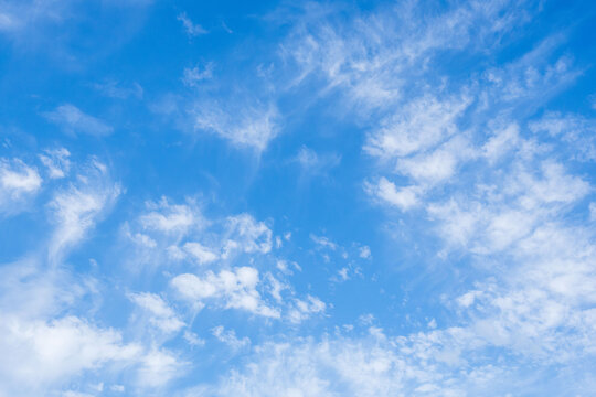 秋の空　印象的な青空と雲04