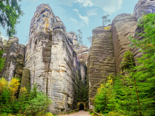  Góry Stołowe. Skały Adrszpaskie, Narodowy Rezerwat Przyrody. Czechy.