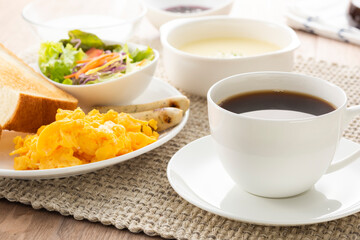 朝食にコーヒー