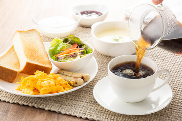 朝食にコーヒー