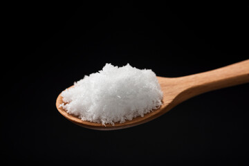 スプーンにのせた白砂糖