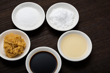 調味料のさしすせそ　テーブル
