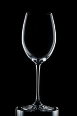 空のワイングラス