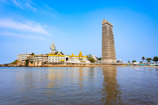Murudeshwara Temple in Murdeshwar town in India