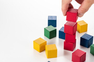 Obraz premium カラフルなブロックを積み上げる