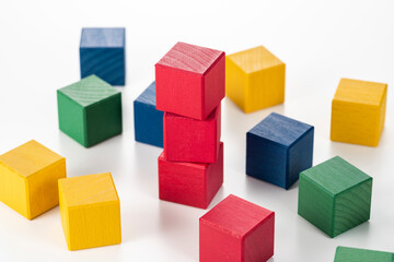 Obraz premium カラフルなブロックを積み上げる