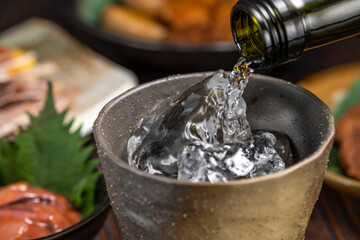 焼酎 オン・ザ・ロック クローズアップ　居酒屋