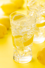 レモン酎ハイ　黄色