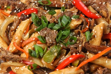 Gungjung tteokbokki (royal rice cake) or ganjang tteokbokki (rice cake with soy sauce), tastes more like another famous Korean food, japchae.