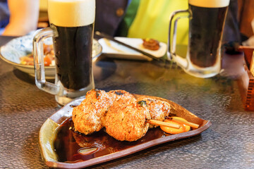 居酒屋の宴会料理で出る焼き鳥