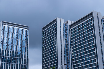 Fototapeta premium High-rise buildings on cloudy days