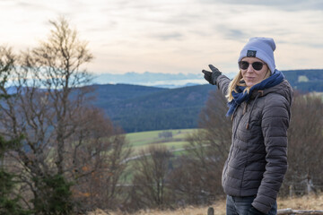 Alpenblick vom Schauinsland &uuml;ber den Schwarzwald, das Rheintal bis hin zu den Berner Alpen
