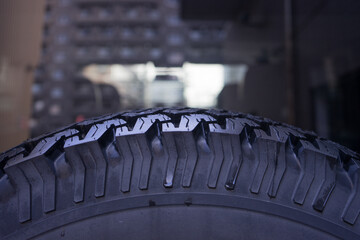 デコボコしている冬用タイヤ