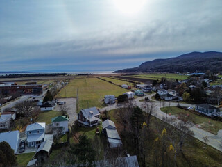 Vue aérienne de la petite ville de Baie-Saint-Paul, Charlevoix, Québec, Canada