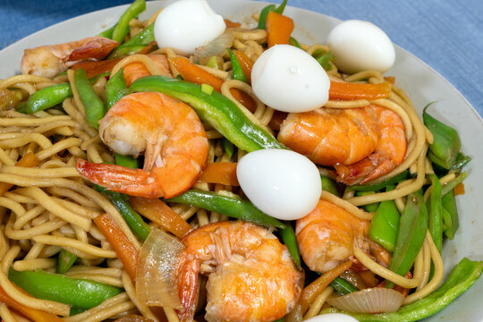 Classic Filipino Pancit Canton with shrimp