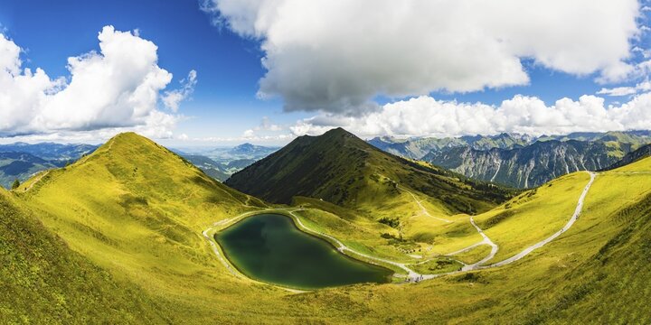 Riezler Alpsee, an artificial lake, snow pond, feeds the snow cannons that completely cover the slopes of the Fellhorn and Kanzelwand cable cars with snow, behind it the Fellhorn, 2038m, Allgäu Alps, Bavaria, Germany