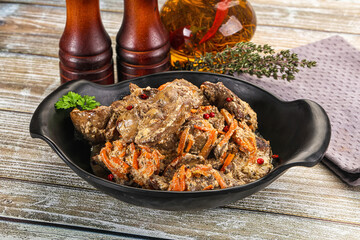 Chicken liver with cream and carrot