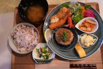 Japanese Hamburg Steak Lunch Meal - 日本料理 ハンバーグ ランチ