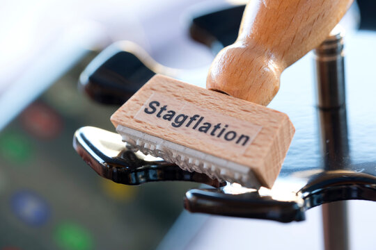 169D12 - Powered by Adobe